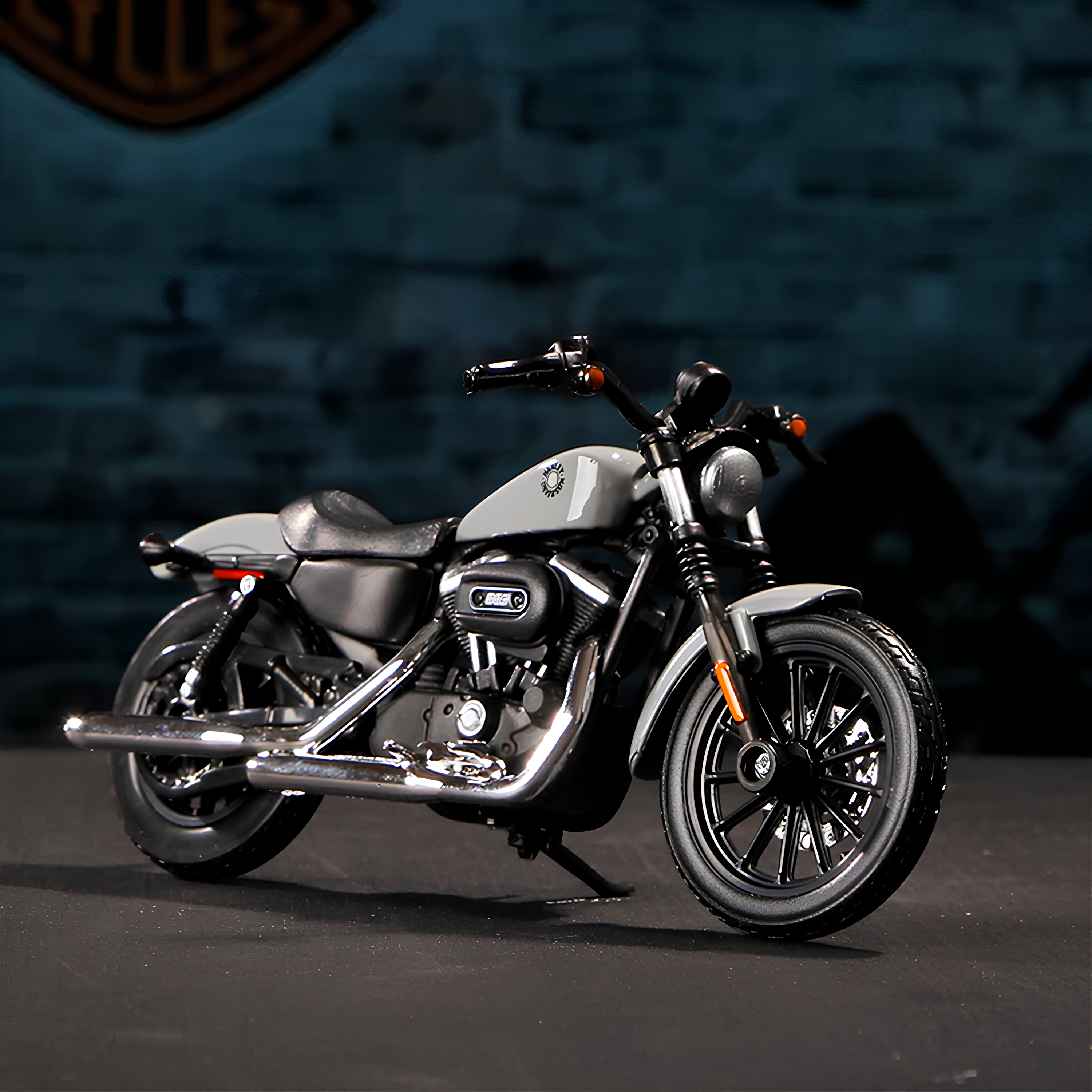 Miniatura Harley Davidson Sportster Iron 883 2022 1:18]