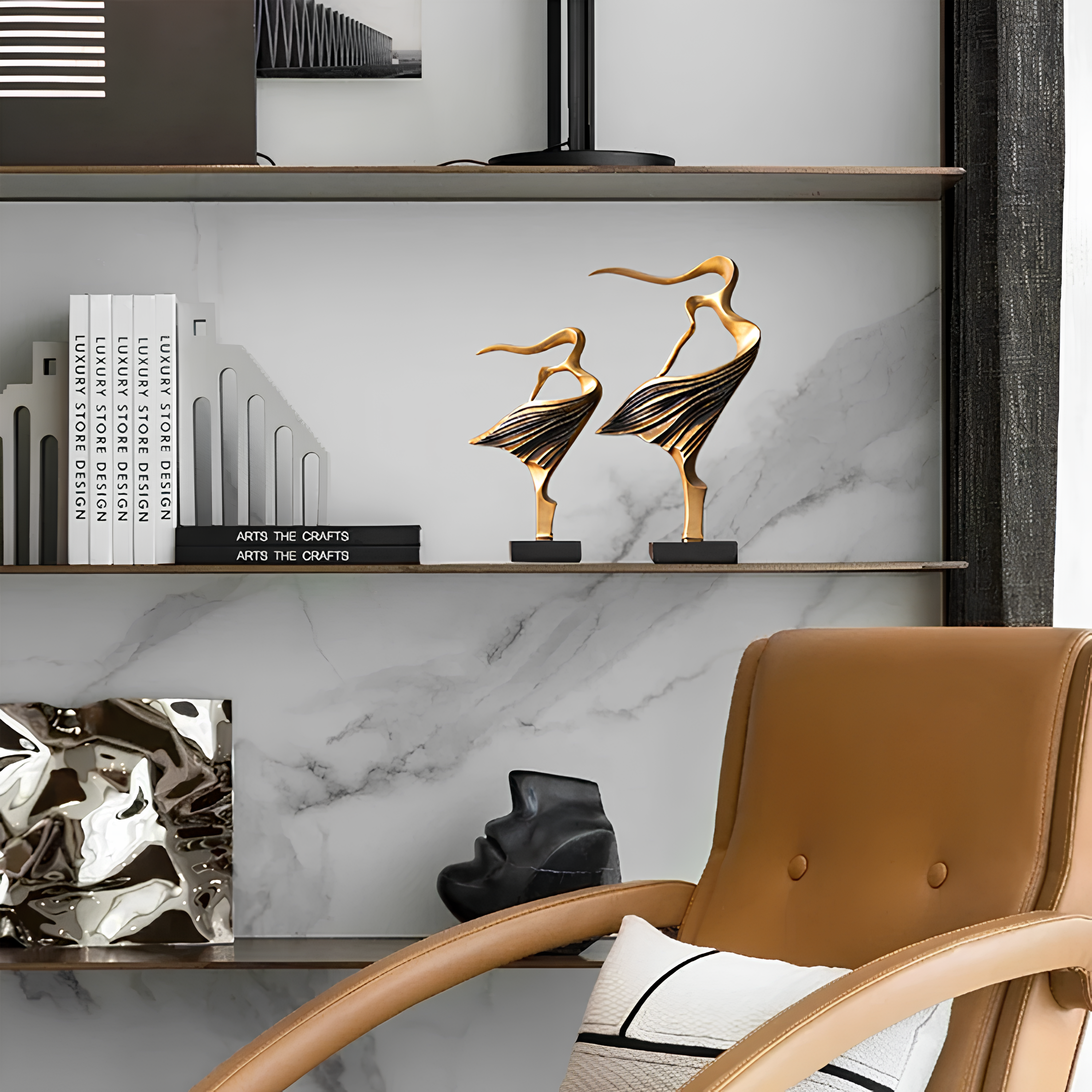 Estátua Abstrata Ave em Resina Dourada