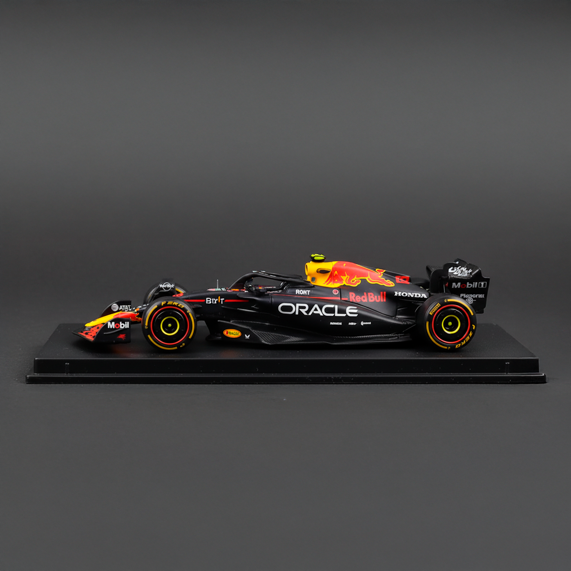 2025) F1 Miniatura Red Bull RB21 #1 Max Verstappen 1:43 – Homenge