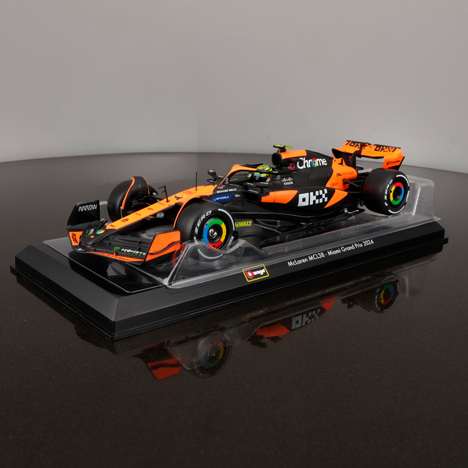 (2024) F1 Miniatura McLaren MCL38 1:24