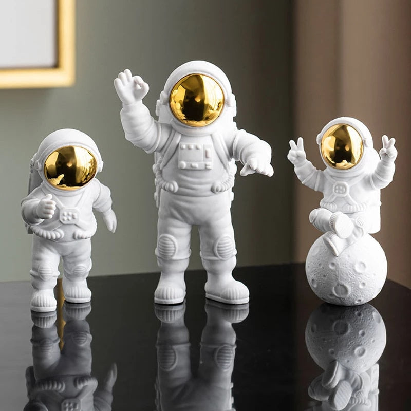 Conjunto Luminária Astronautas 4Pcs Figura Decorativa - Homenge