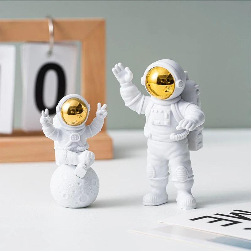 Conjunto Luminária Astronautas 4Pcs Figura Decorativa - Homenge