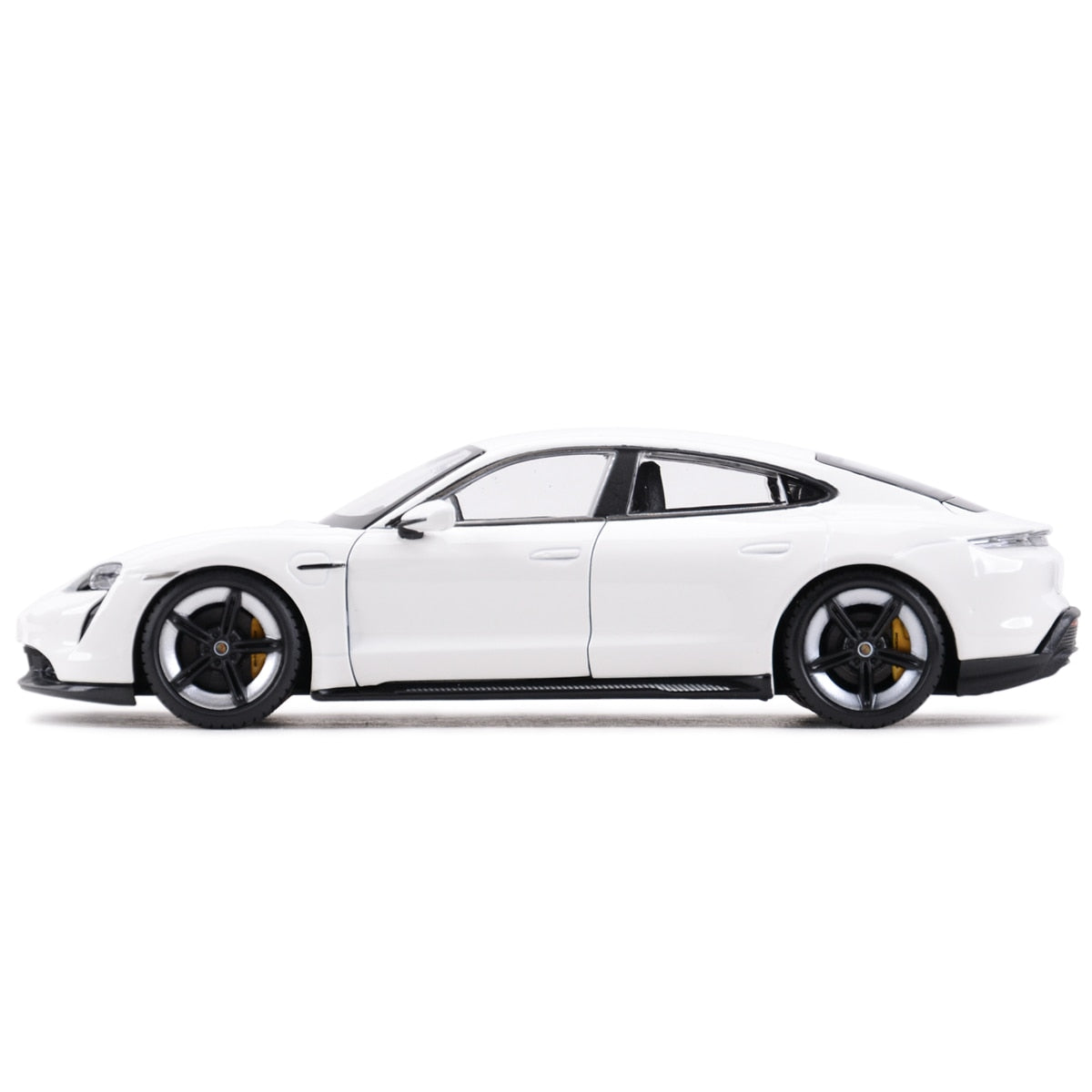 Miniatura Porsche™ Taycan Turbo S em Metal 1:24