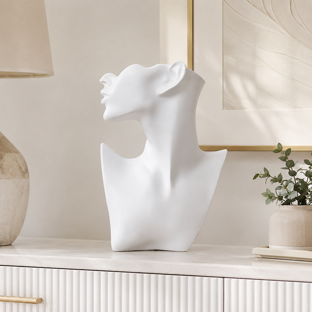 Escultura Abstrata Feminina com Acabamento em Resina Branco