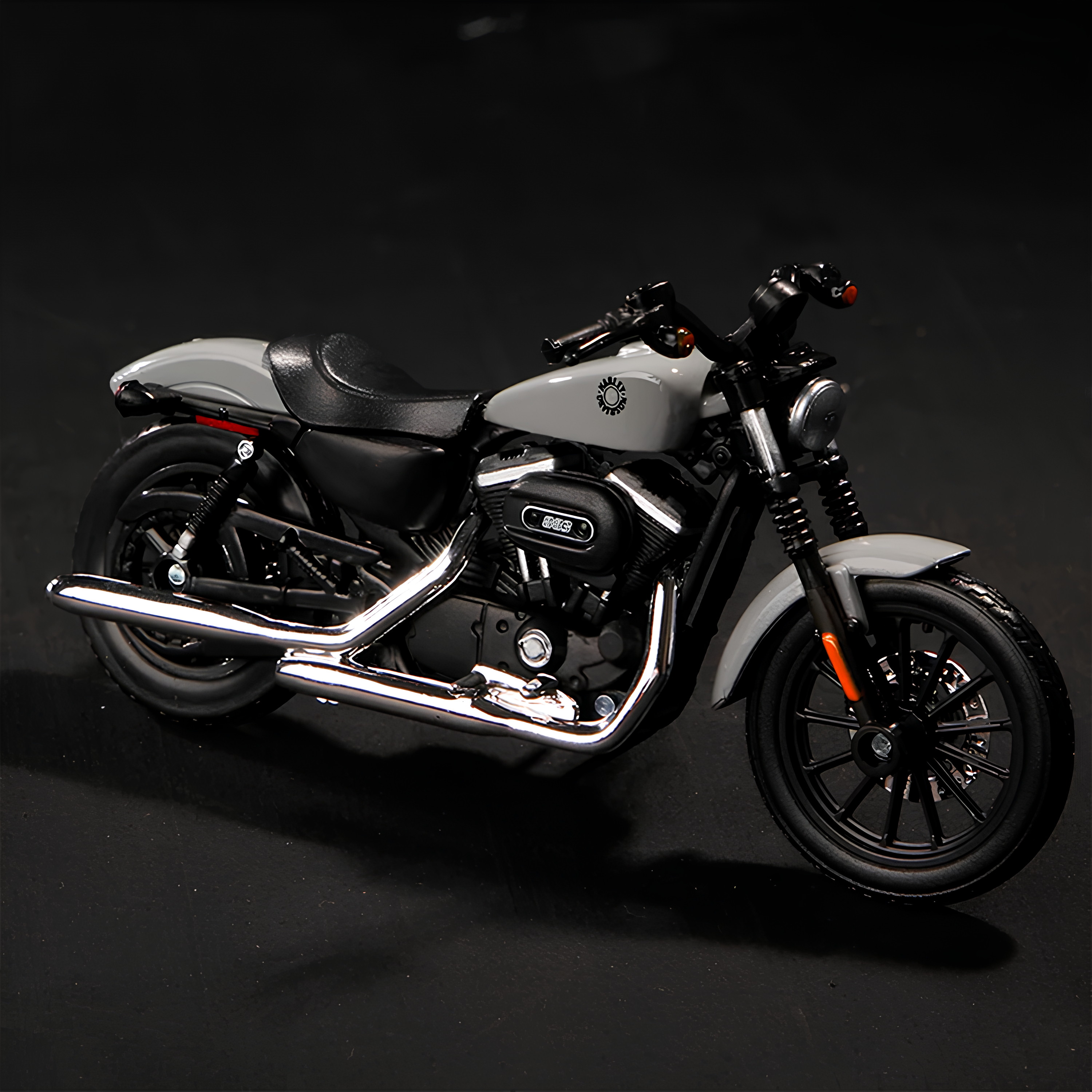 Miniatura Harley Davidson Sportster Iron 883 2022 1:18