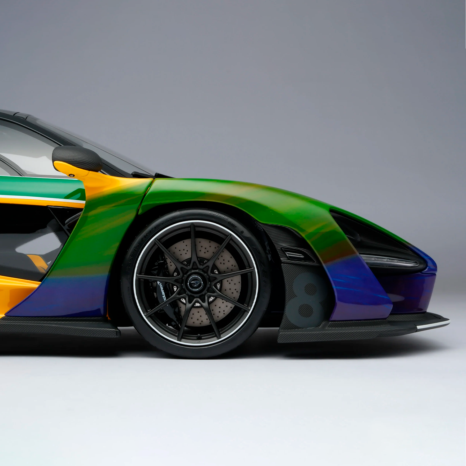 (2024) Miniatura McLaren Senna Sempre 1:64