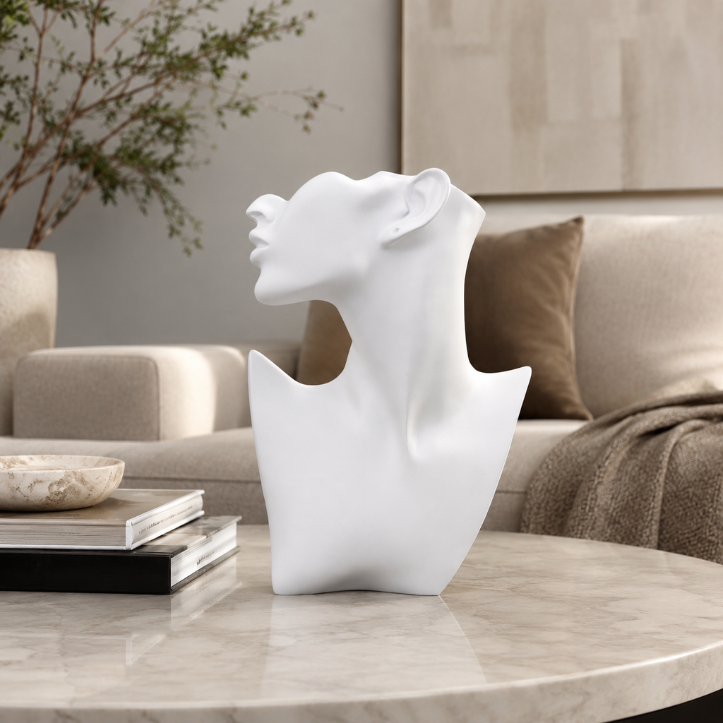 Escultura Abstrata Feminina com Acabamento em Resina Branco