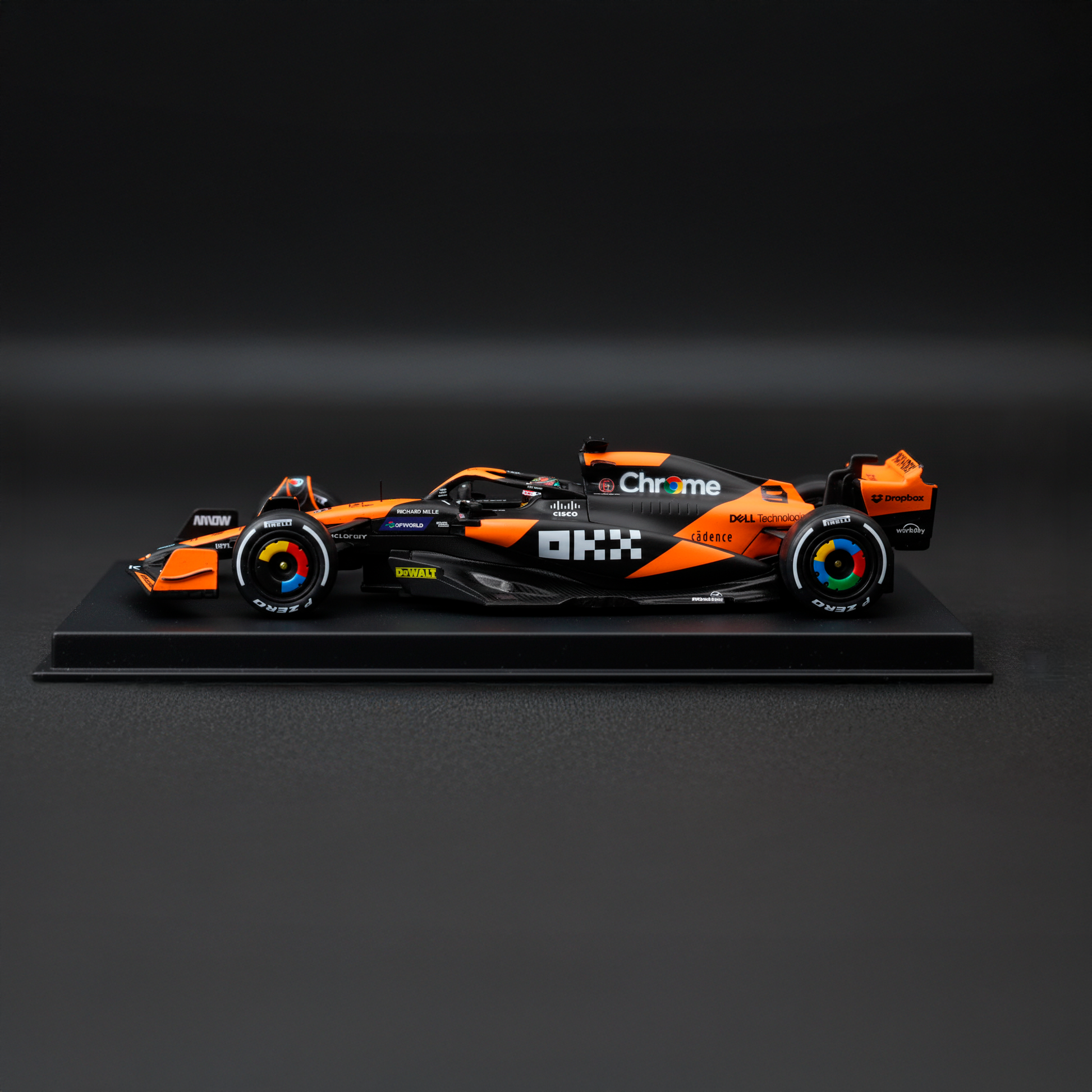 (2024) F1 Miniatura McLaren MCL38 #81 Oscar Piastri 1:43