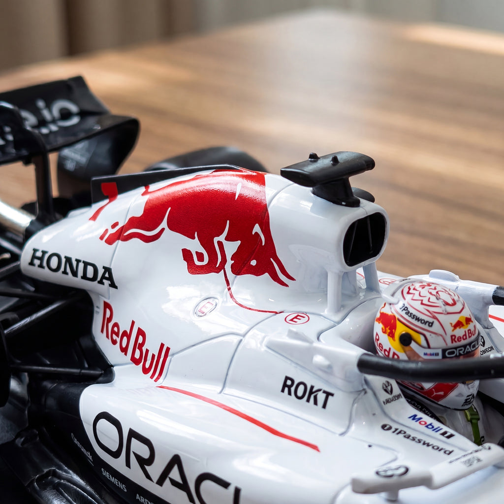 (2025) F1 Miniatura Red Bull Racing RB21 GP Japão 1:18