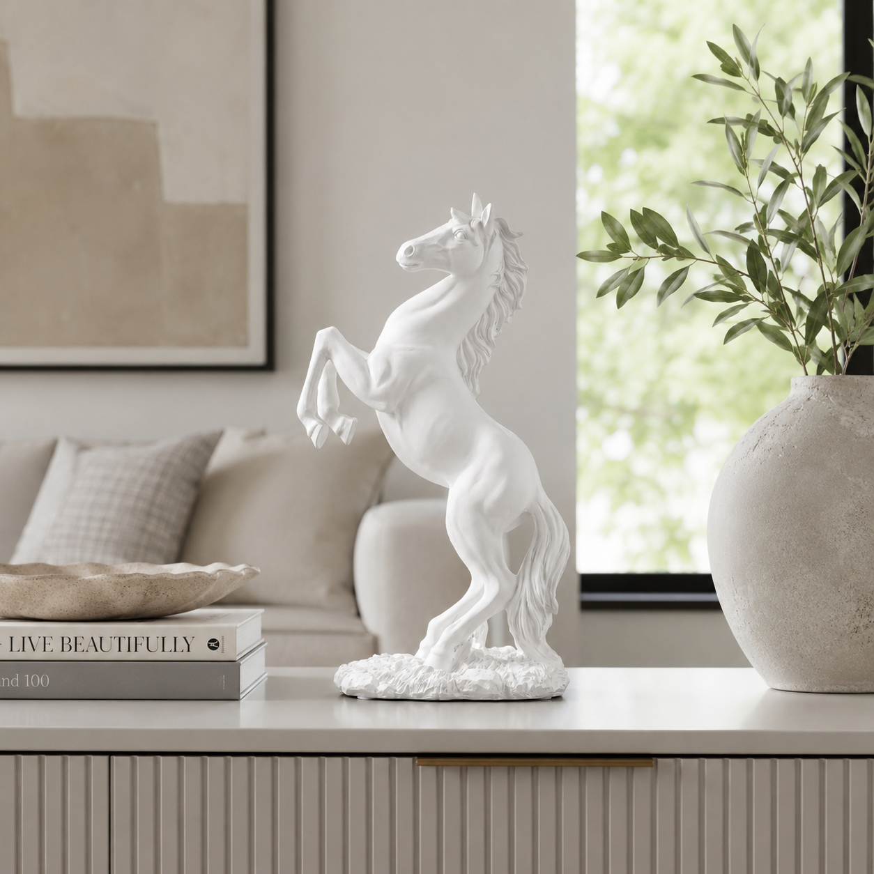 Escultura Decorativa Cavalo em Movimento em Resina Dourada