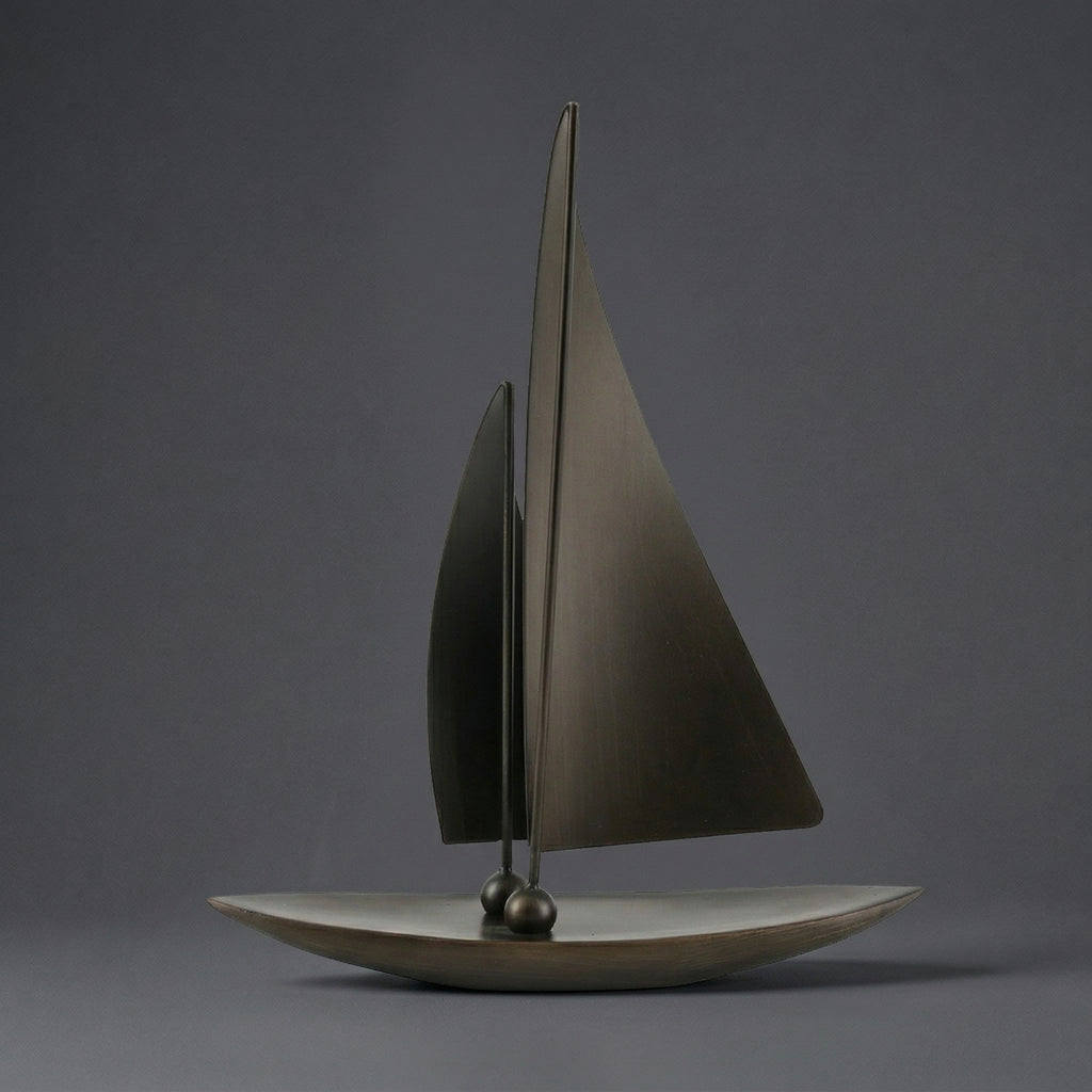 Escultura Náutica Minimalista em Resina Preta Fosca