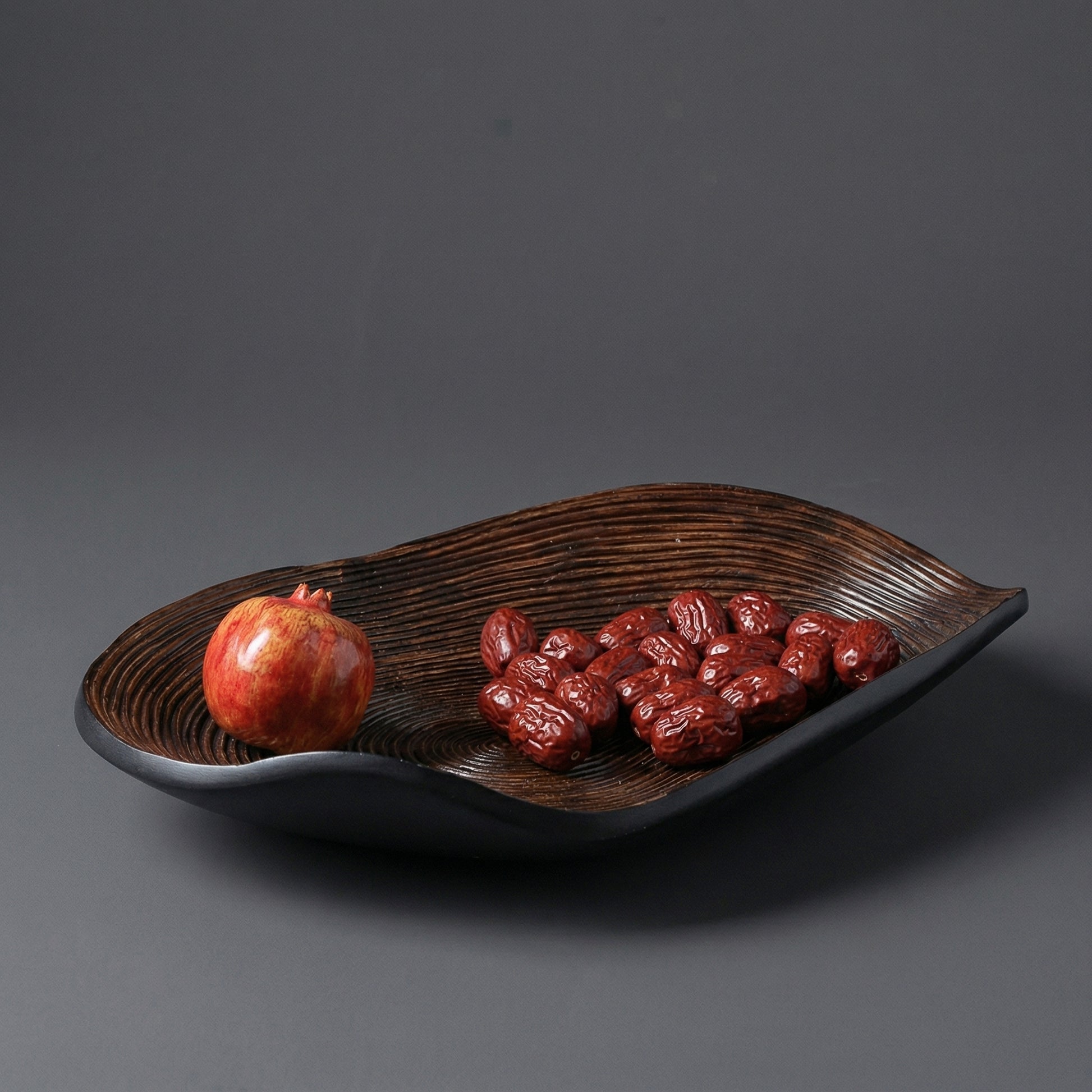 Bandeja Decorativa Orgânica em Resina com Textura de Madeira