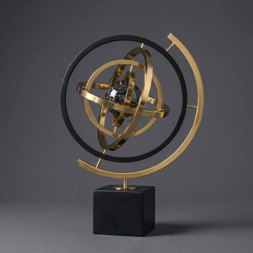 Escultura Orbital Decorativa em Metal Dourado Estilo Astronômico Contemporâneo