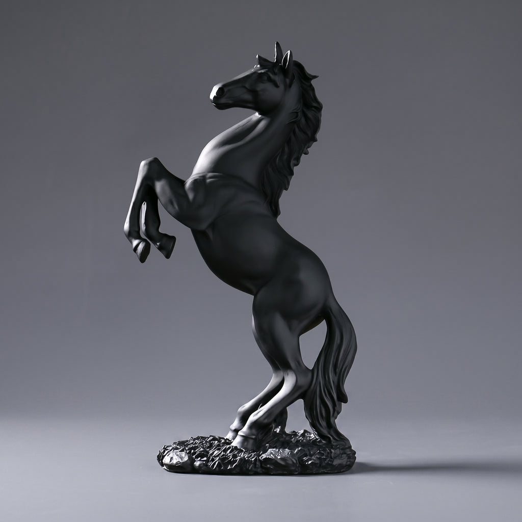 Escultura Decorativa Cavalo em Movimento em Resina Dourada