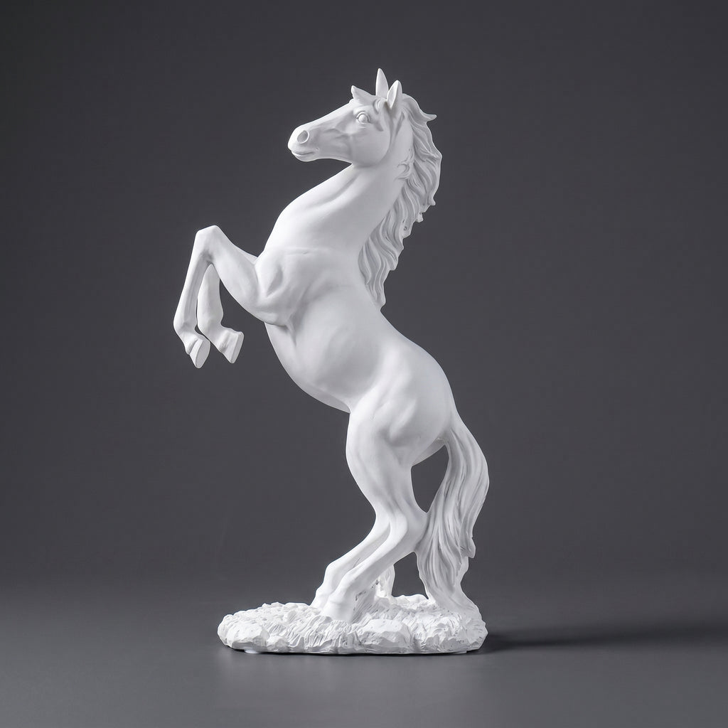 Escultura Decorativa Cavalo em Movimento em Resina Dourada