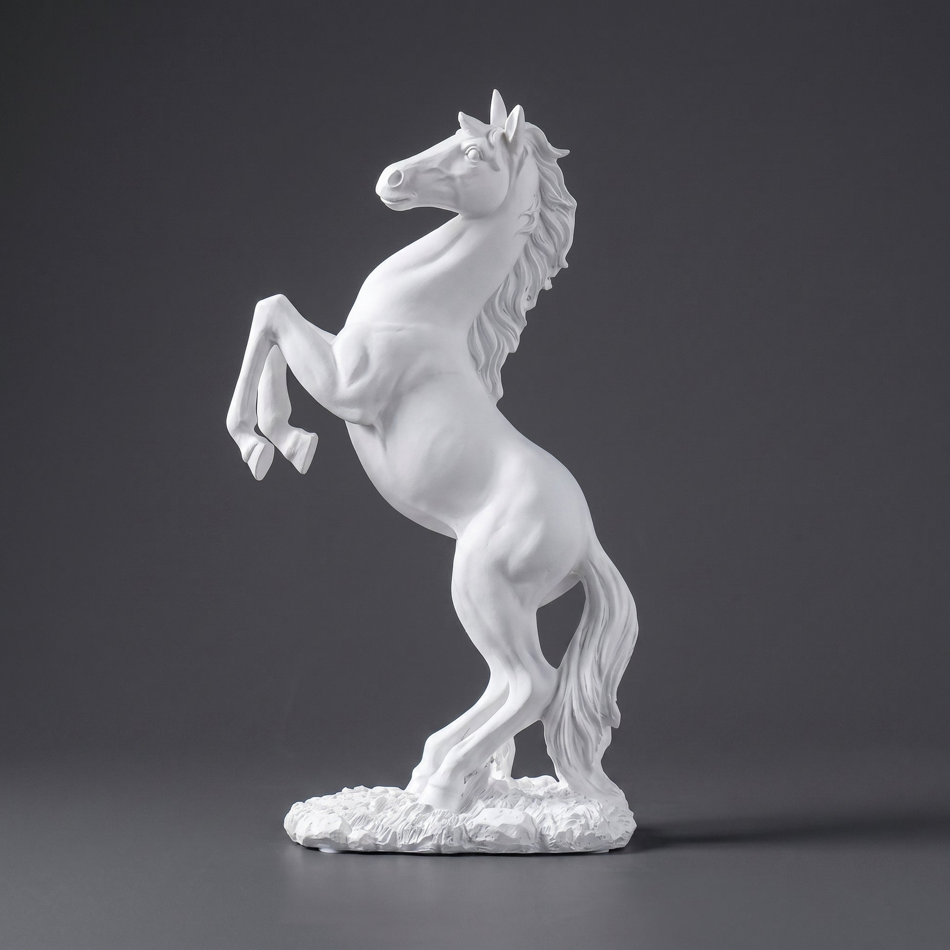 Escultura Decorativa Cavalo em Movimento em Resina Dourada