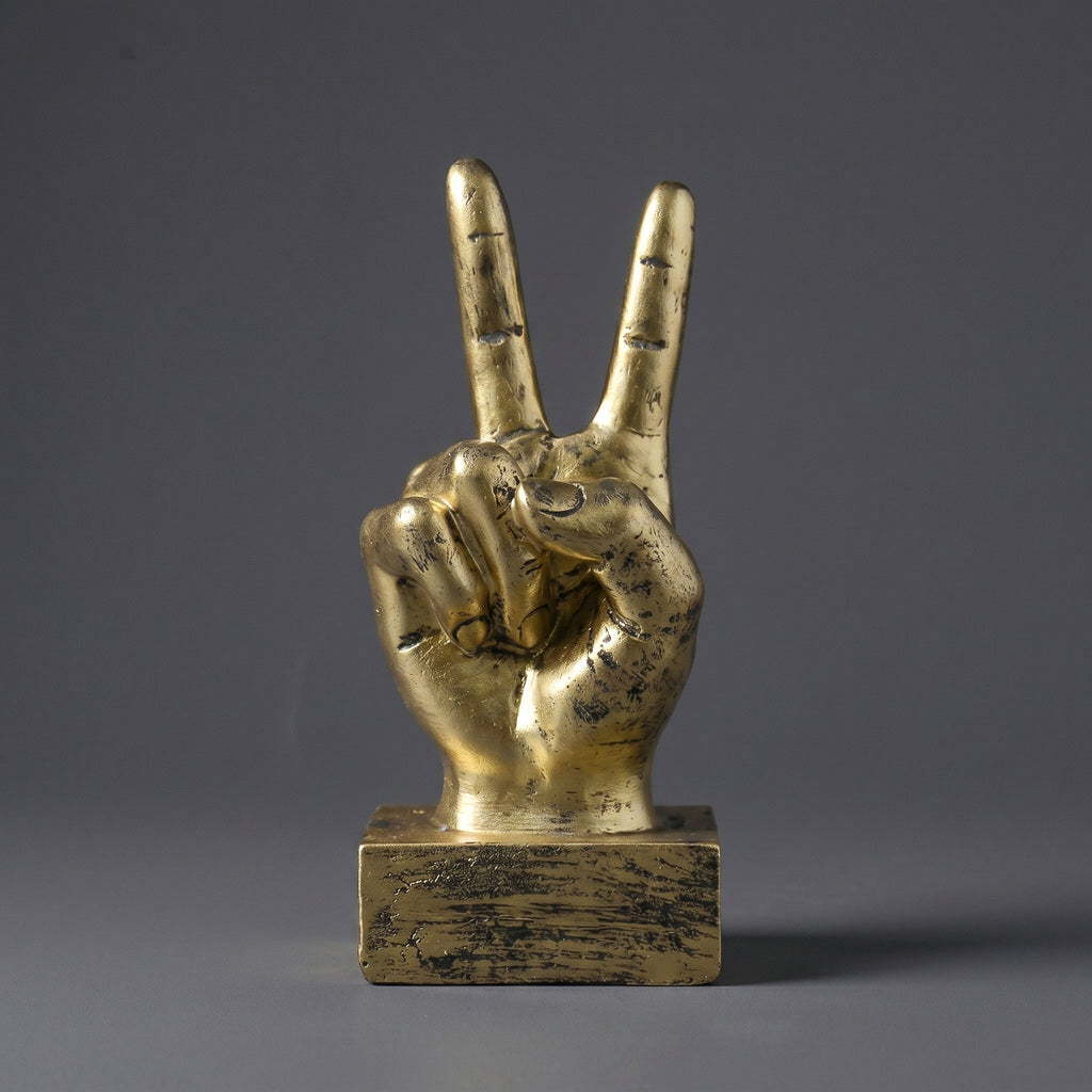 Escultura Decorativa Sinal da Paz em Resina Dourada para Escritório Estante Mesa e Ambientes Modernos