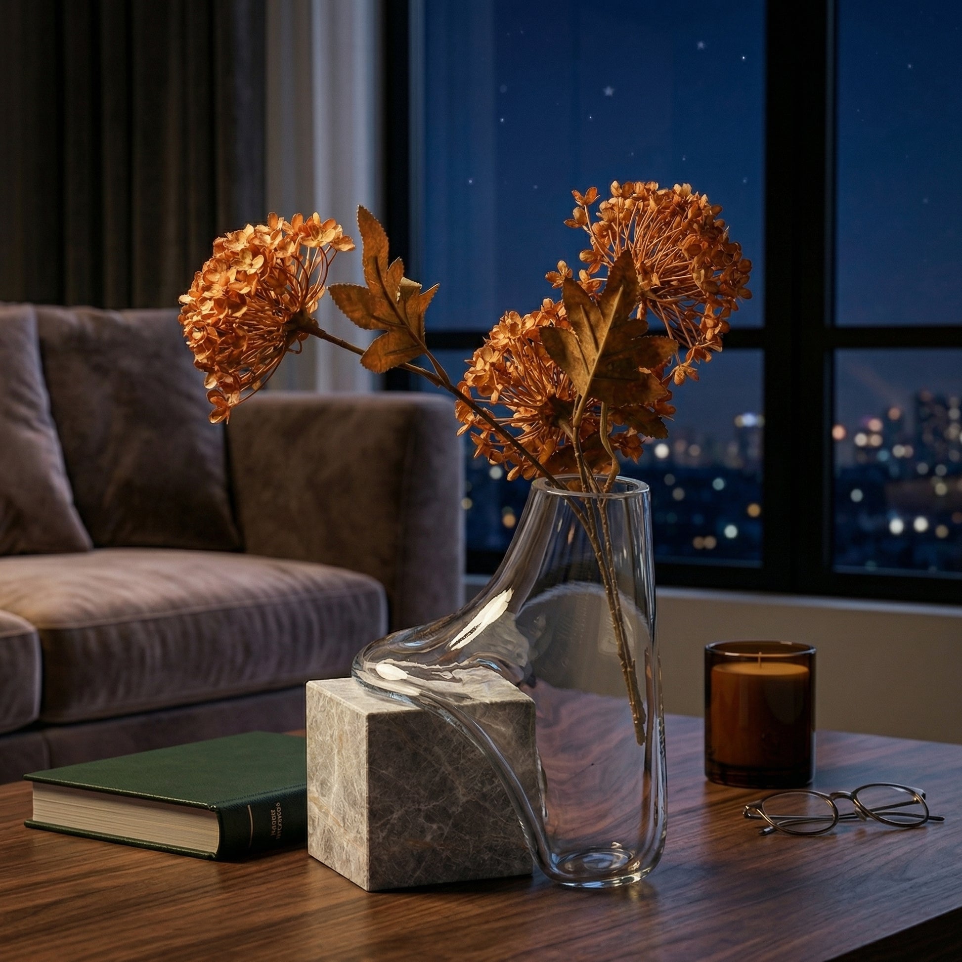 Vaso Decorativo Escultural em Vidro com Base em Mármore Minimalista