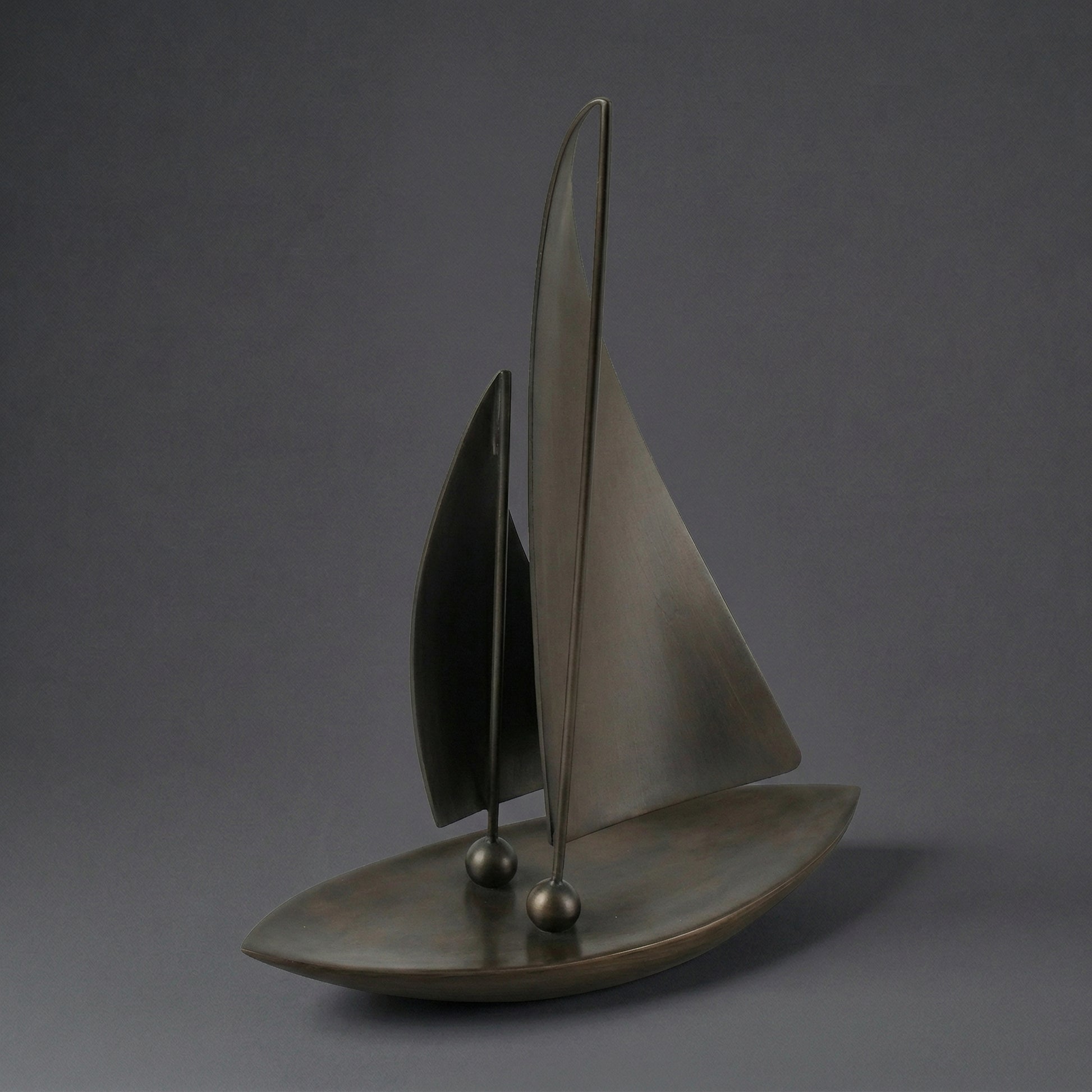 Escultura Náutica Minimalista em Resina Preta Fosca