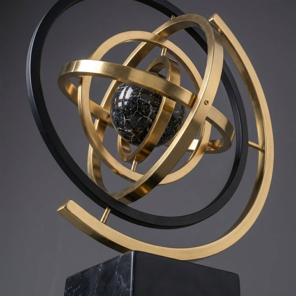 Escultura Orbital Decorativa em Metal Dourado Estilo Astronômico Contemporâneo