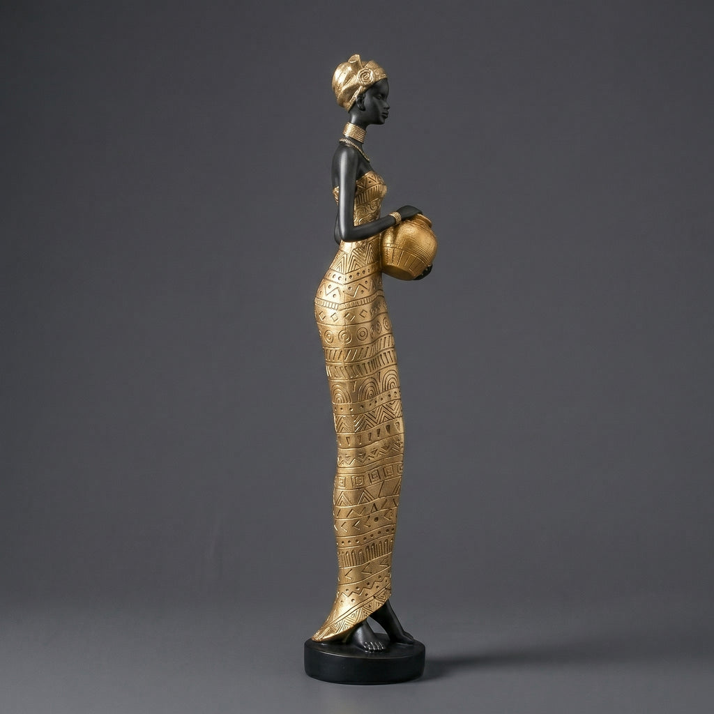 Escultura Decorativa Africana Feminina com Jarro em Resina Dourada