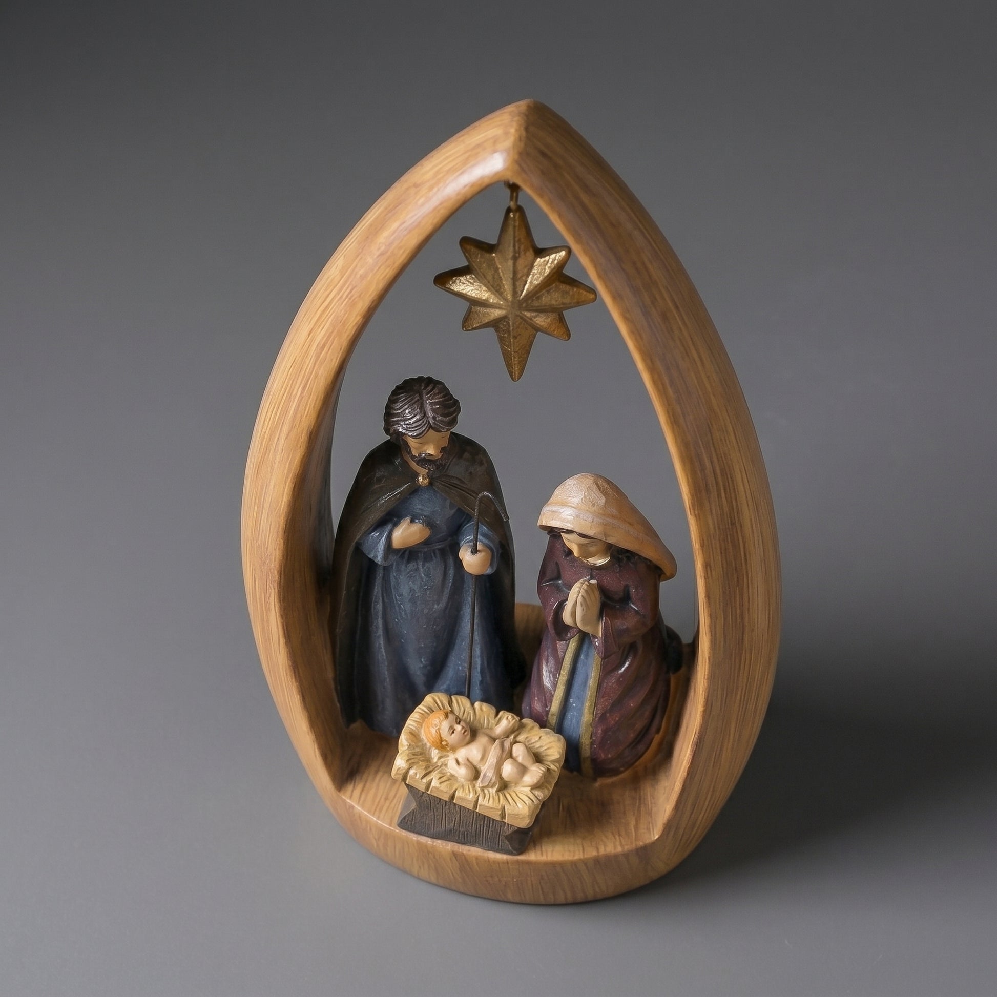 Presépio Decorativo Sagrada Família em Resina com Moldura Estilo Madeira para Mesa Sala e Decoração Religiosa