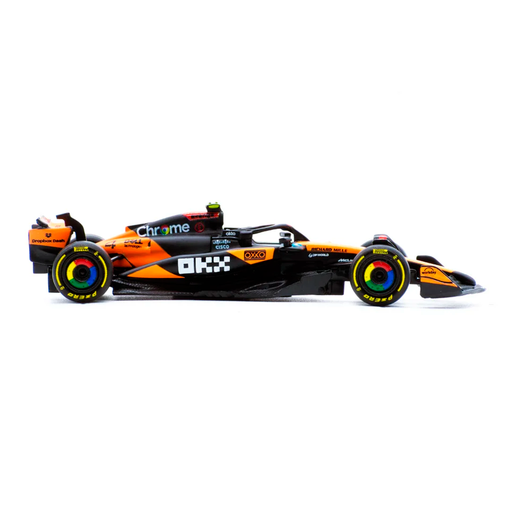 2025) F1 Miniatura McLaren MCL39 #4 Lando Norris 1:64 – Homenge